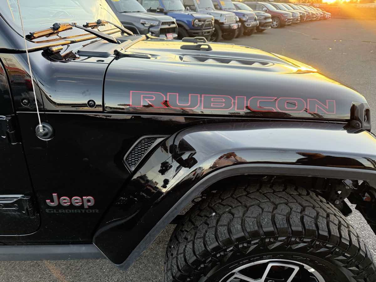 Used 2020 Jeep Gladiator Rubicon w/ Uconnect 4C Nav & Sound Group AWD/4WD image 4