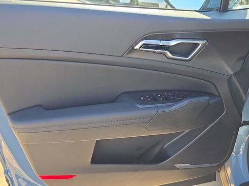 New 2026 Kia Sportage EX image 18