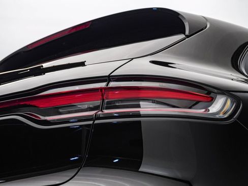 Certified 2026 Porsche Macan AWD/4WD image 12