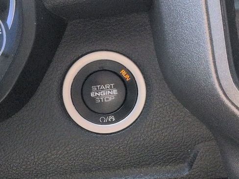Used 2019 RAM 1500 Tradesman AWD/4WD image 25