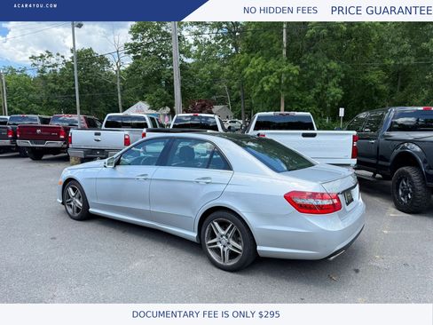 Used 2011 Mercedes-Benz E 550 4MATIC Sedan image 3