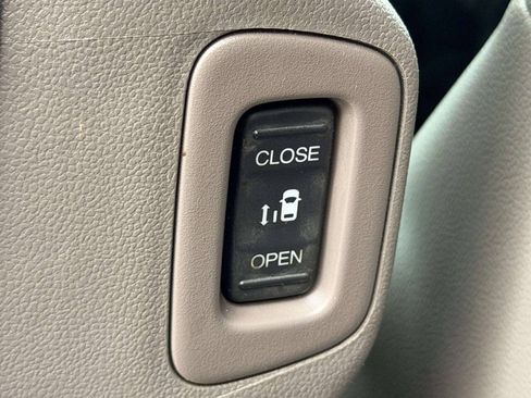 Used 2016 Honda Odyssey Touring image 23