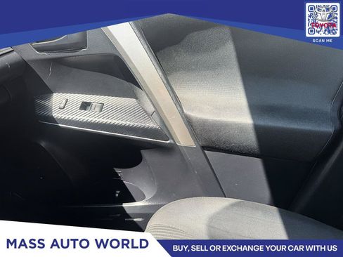Used 2015 Toyota RAV4 LE AWD/4WD image 12
