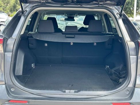 Used 2021 Toyota RAV4 LE FWD image 14