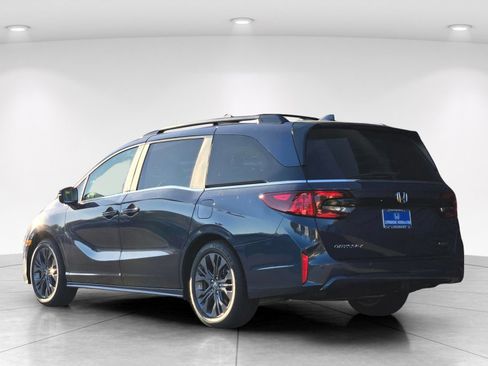 New 2026 Honda Odyssey Touring image 8