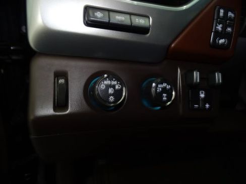 Used 2019 Chevrolet Tahoe Premier AWD/4WD image 12