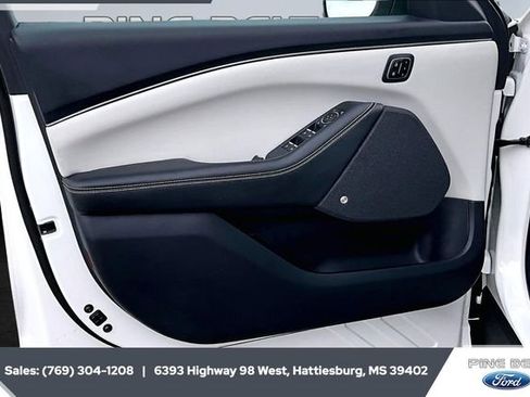 Used 2023 Ford Mustang Mach-E Premium image 17