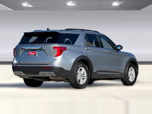 Used 2023 Ford Explorer XLT w/ Equipment Group 202A image 3