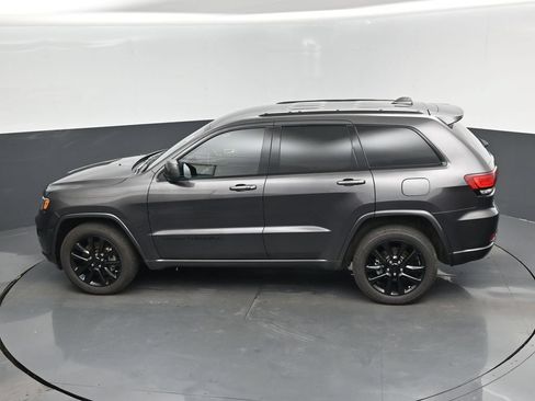 Used 2021 Jeep Grand Cherokee Laredo X AWD/4WD image 14
