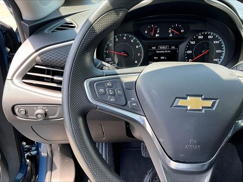 Used 2025 Chevrolet Malibu LT FWD image 11