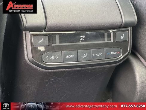 Used 2022 Toyota Highlander Platinum AWD/4WD image 17