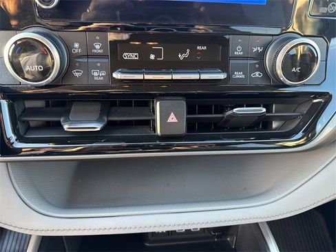 Certified 2023 Toyota Highlander LE image 22