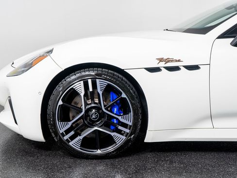 Used 2024 Maserati GranTurismo Folgore image 19