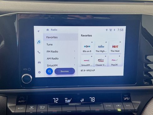 Used 2025 Toyota Camry SE image 15