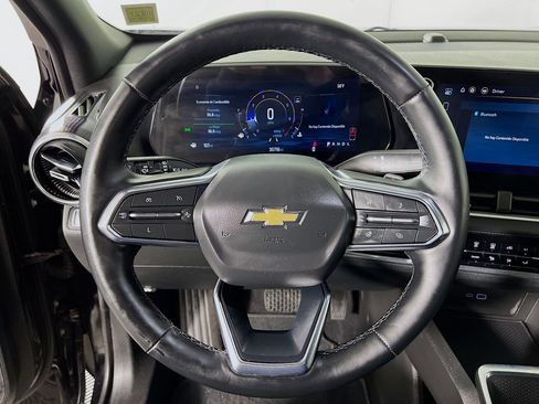 Used 2025 Chevrolet Equinox LT FWD image 12