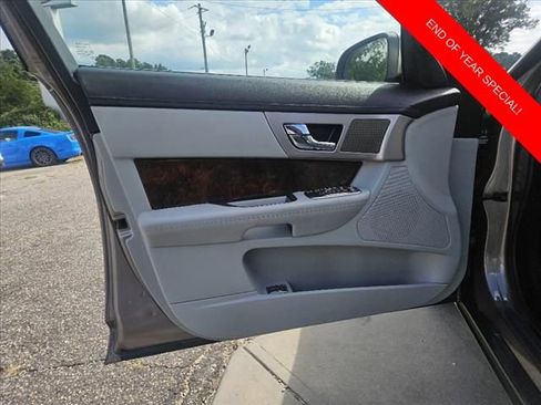 Used 2009 Jaguar XF Luxury image 10