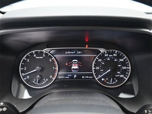 Used 2025 Nissan Rogue SV image 15