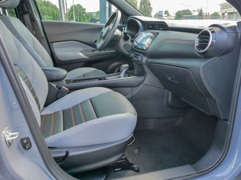 Used 2022 Nissan Kicks SR w/ Premium Package FWD image 10