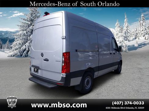 Used 2021 Mercedes-Benz Sprinter 2500 image 2