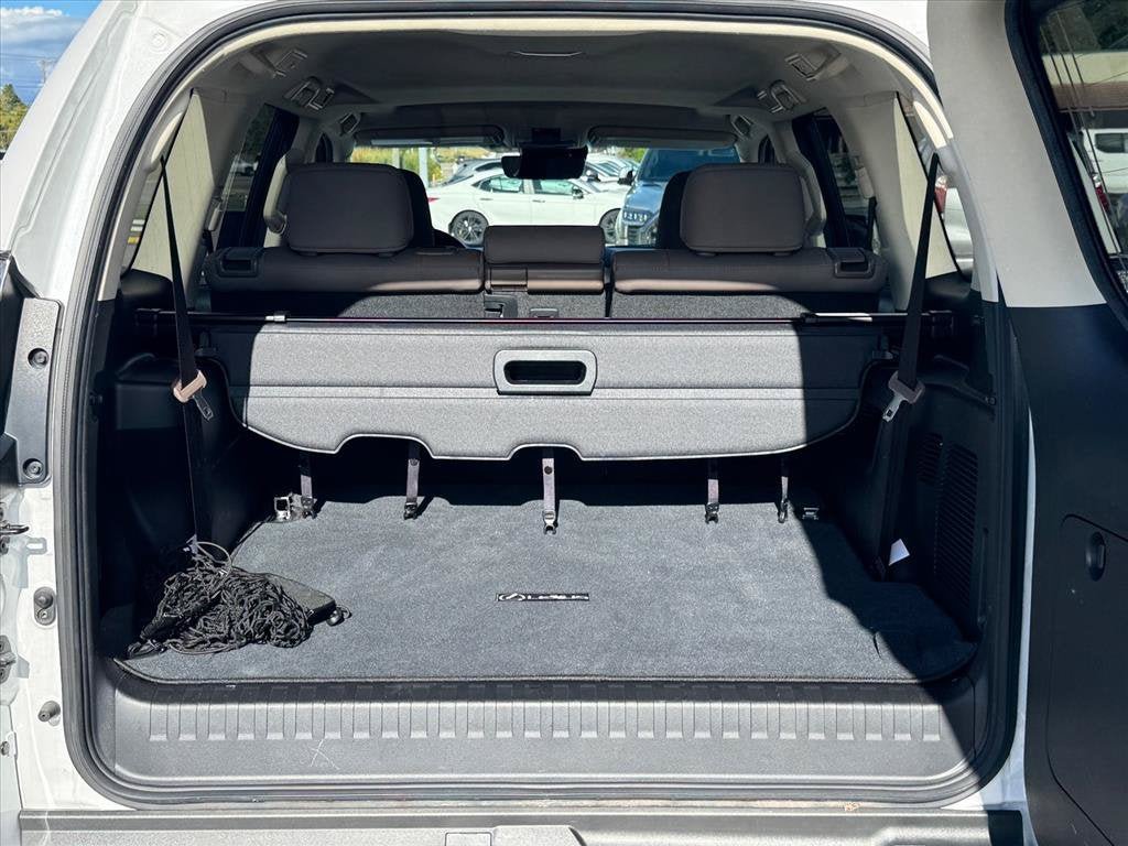 Used 2021 Lexus GX 460 Premium w/ Premium Package AWD/4WD image 17