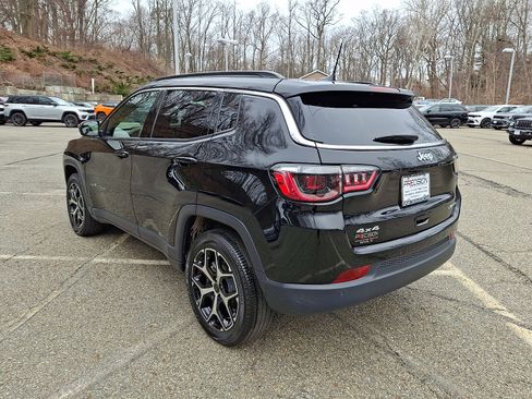 Certified 2025 Jeep Compass Limited AWD/4WD image 5