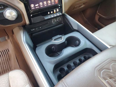 Used 2019 RAM 1500 Laramie image 24