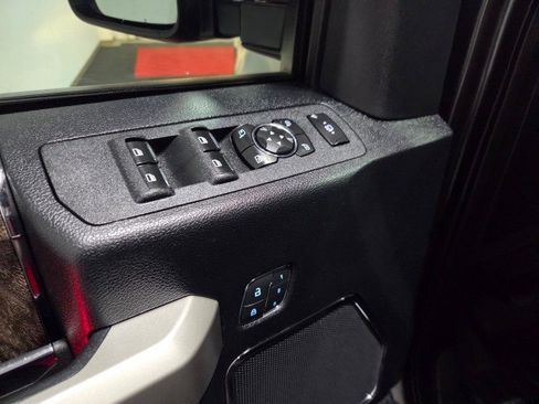 Used 2017 Ford F250 Lariat w/ Lariat Ultimate Package image 34