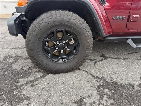 Certified 2021 Jeep Gladiator Sport image 26