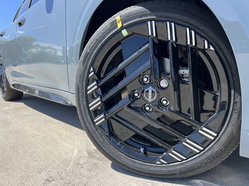 New 2026 Nissan Sentra SR w/ SR Premium Package FWD image 7