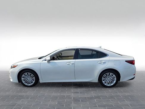 Used 2017 Lexus ES 350 w/ Accessory Package 2 FWD image 4