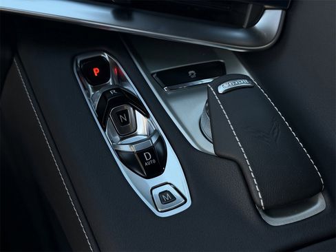 Certified 2025 Chevrolet Corvette Stingray Coupe w/ 1LT image 21