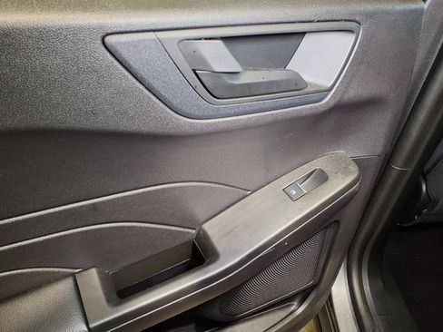 Used 2022 Ford Escape SE w/ SE Sport Appearance Package FWD image 22