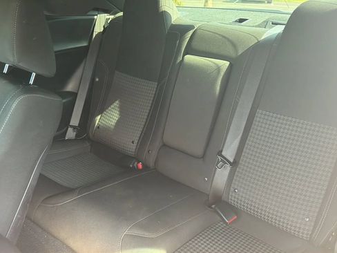Used 2019 Dodge Challenger SXT RWD image 11