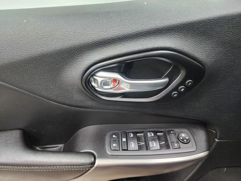 Used 2020 Jeep Cherokee Limited w/ Advanced Safety Group image 10