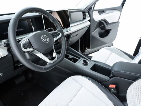 New 2026 Volkswagen Tiguan SE AWD/4WD image 19