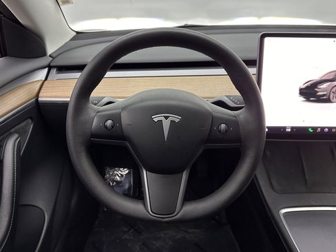 Used 2023 Tesla Model 3 Standard Range image 25