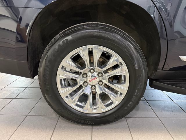 Used 2024 GMC Yukon Denali AWD/4WD image 9