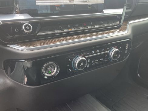 Used 2024 GMC Sierra 1500 Elevation image 16