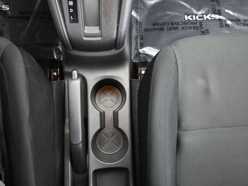 Certified 2025 Nissan Kicks Play S image 17