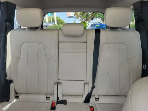 Used 2021 Mercedes-Benz GLB 250 w/ Premium Package image 17