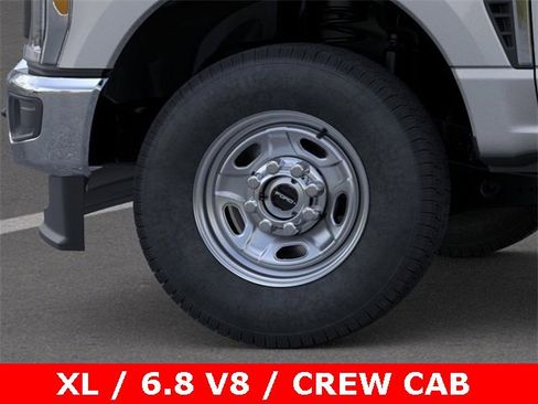 New 2026 Ford F250 XL w/ XL Chrome Package image 19