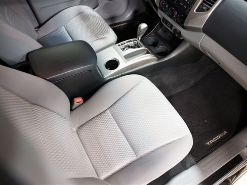Used 2014 Toyota Tacoma 4x4 Double Cab w/ SR5 Package image 19