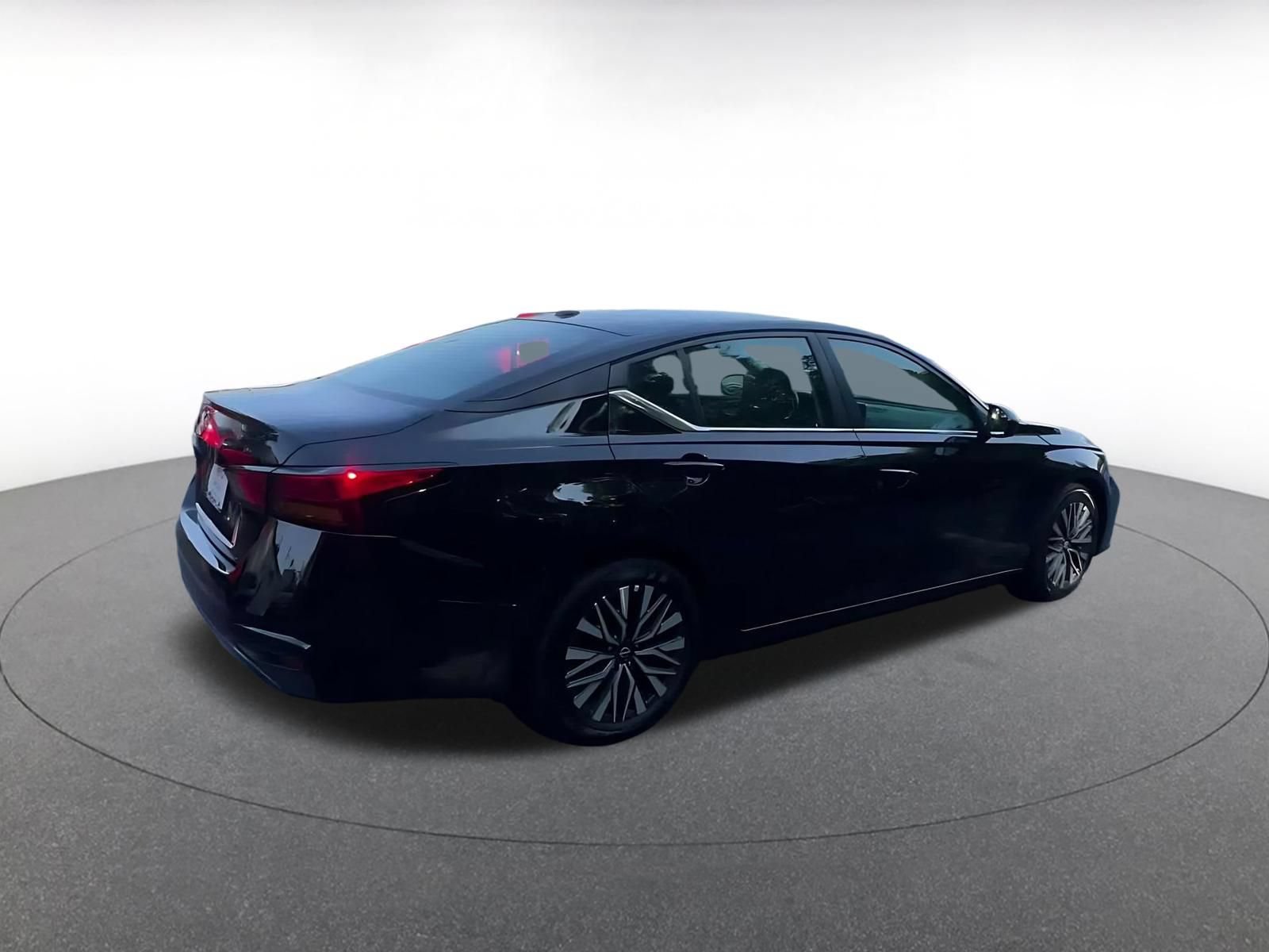 Used 2026 Nissan Altima 2.5 SV FWD image 13