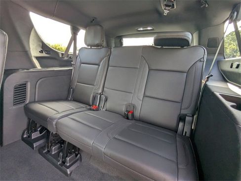 Used 2023 Chevrolet Suburban High Country w/ Advanced Technology Package image 15