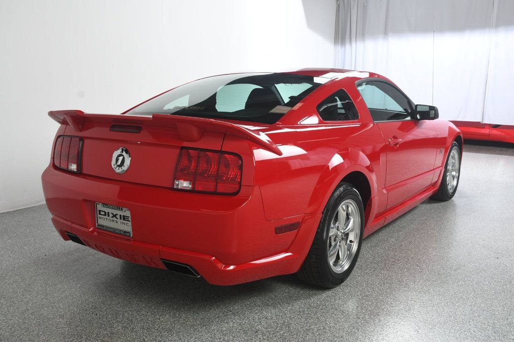 Used 2005 Ford Mustang GT RWD image 8