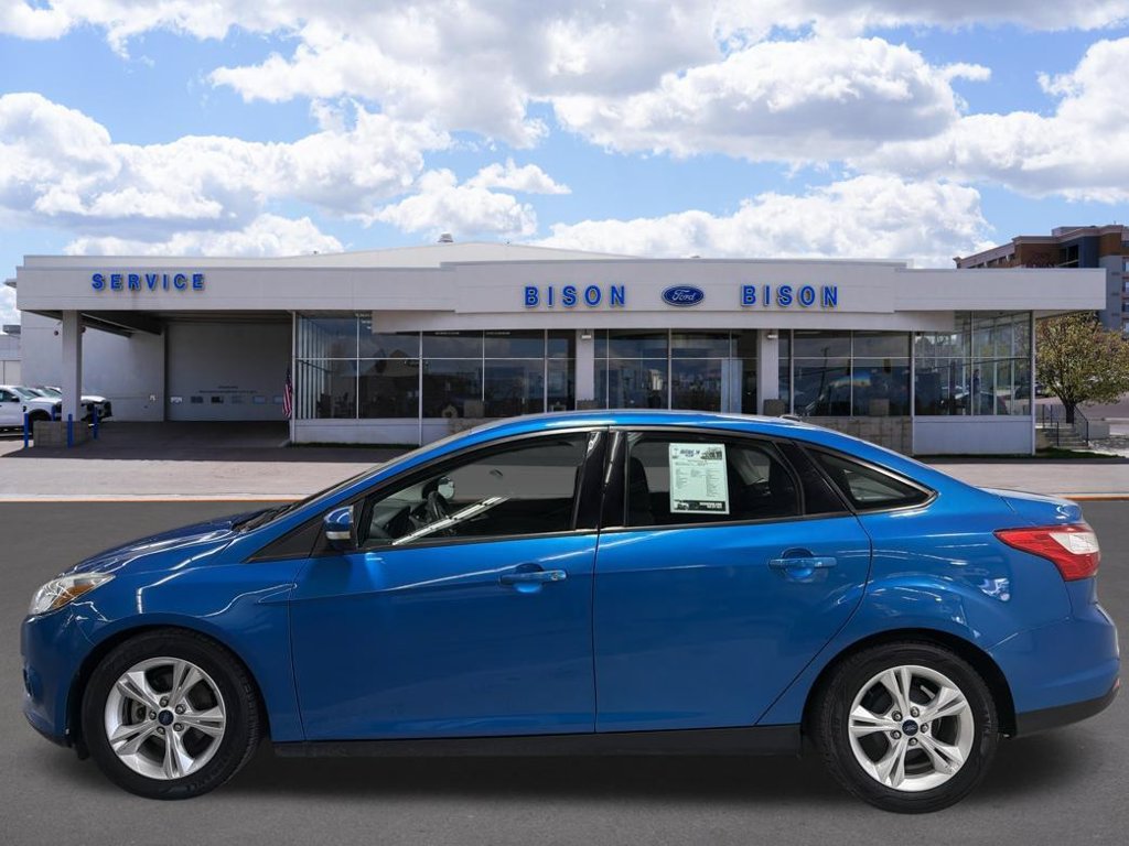 Used 2014 Ford Focus SE w/ SE Winter Package FWD image 6