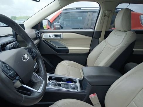 Used 2020 Ford Explorer Platinum w/ Premium Technology Package AWD/4WD image 13