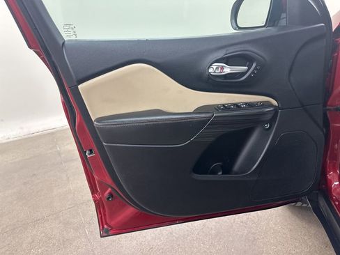 Used 2015 Jeep Cherokee Limited w/ Luxury Group image 33