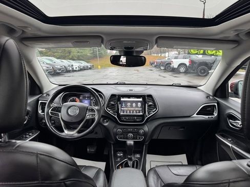 Used 2019 Jeep Cherokee Limited w/ Luxury Group image 12