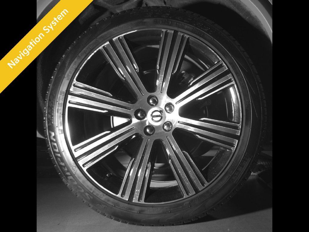 Used 2025 Volvo XC90 T8 Plus w/ Protection Package Premier AWD/4WD image 11